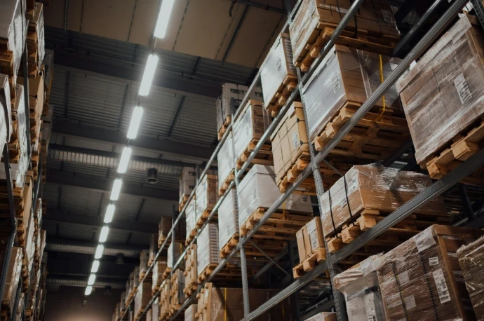 Odoo Inventory and Warehouse Management enables track shipments in real-time